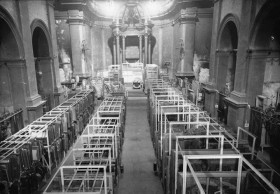 Salvaguarda del Patrimonio Artístico Catalán durante la Guerra Civil española · Depósito de obras en la Iglesia de Sant Esteve · Olot
