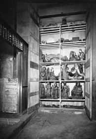 Salvaguarda del Patrimonio Artístico Catalán durante la Guerra Civil española · Depósito de obras en la Iglesia de Sant Esteve · Olot