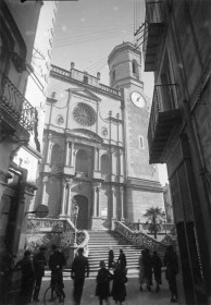 Salvaguarda del Patrimonio Artístico Catalán durante la Guerra Civil española · Depósito de obras en la Iglesia de Sant Esteve · Olot · Fachada principal