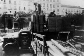 Salvaguarda del Tesoro Artístico Nacional durante la Guerra Civil española · Junta Delegada del Tesoro Artístico · Carga de obras en el Museo Arqueológico Nacional